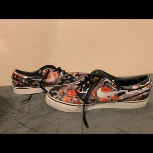 Used Black/Orange Floral Nike Janoski's